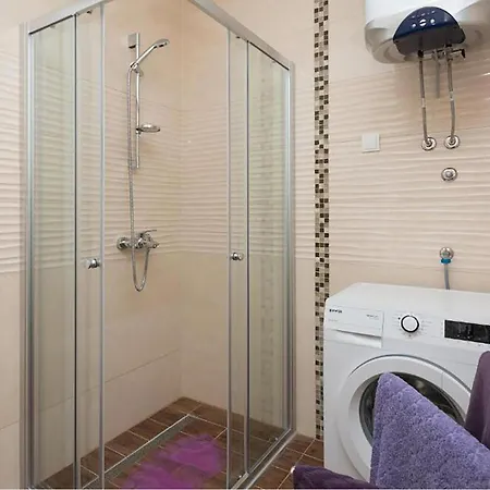 2 Bedroom Awesome In *