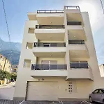 شقة 2 Bedroom Awesome In ماكارسكا