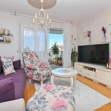 2 Bedroom In *