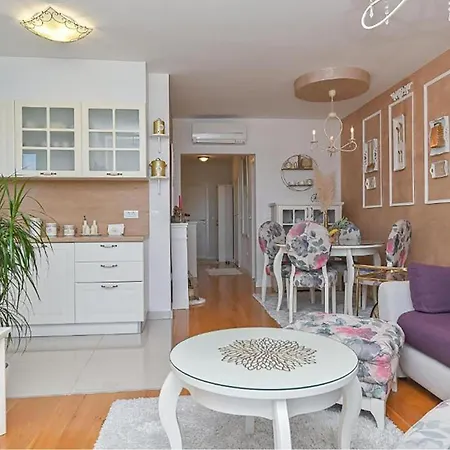 2 Bedroom Awesome In *