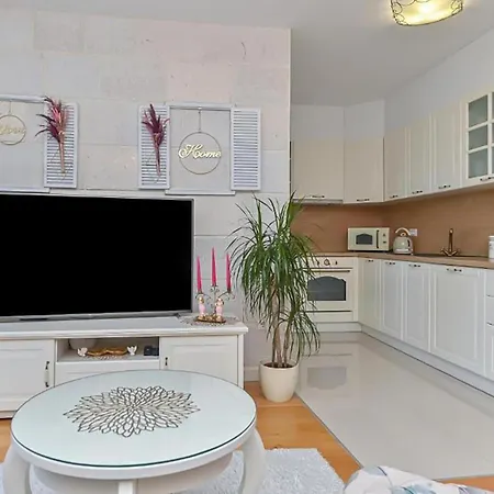 In With Wifi Apartman Makarska