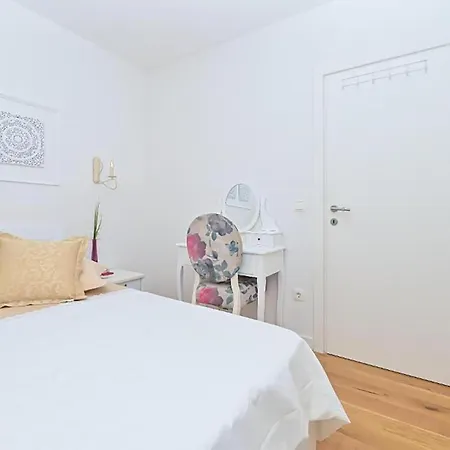2 Bedroom In Daire *