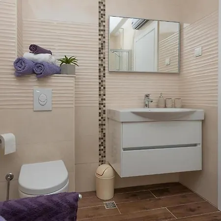 Apartament In With Wifi *