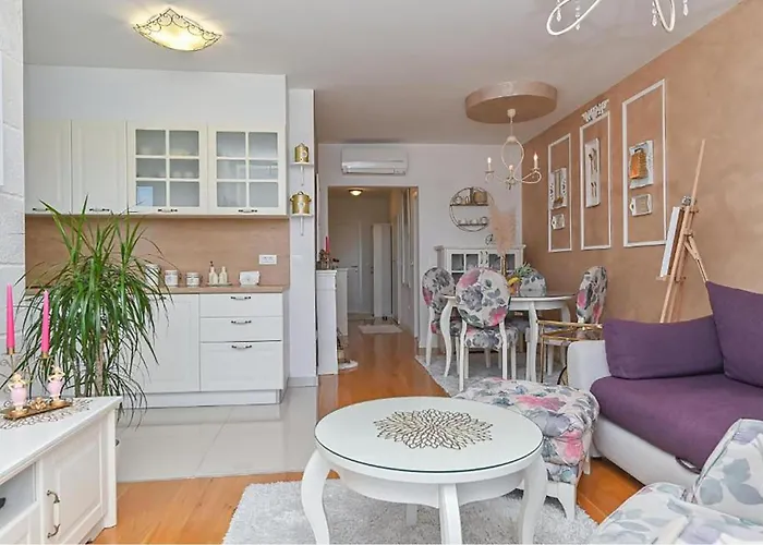 2 Bedroom Awesome In *