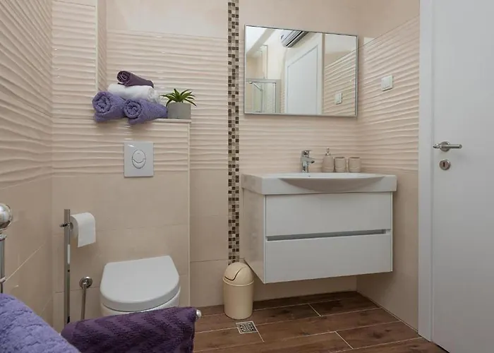 Appartamento 2 Bedroom Awesome In *