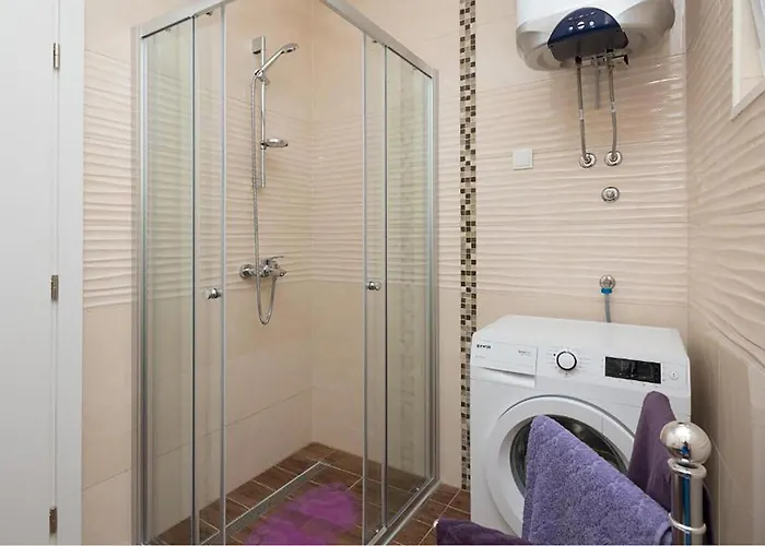 2 Bedroom Awesome In *