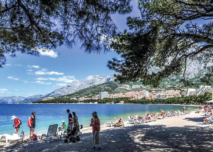 2 Bedroom Awesome In Appartamento Makarska